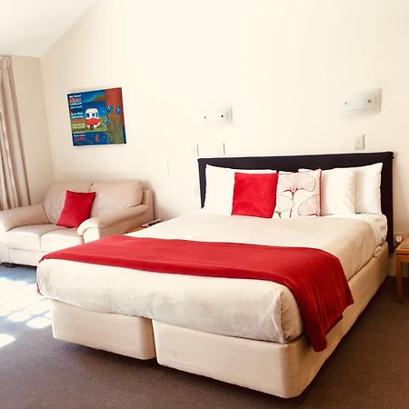 캐스케이드 레이크프런트 모텔 타우포 호 외부 사진 A room at the hotel