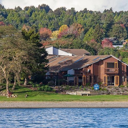 캐스케이드 레이크프런트 모텔 타우포 호 외부 사진 Residential neighborhood on the shore of Lake Stevens